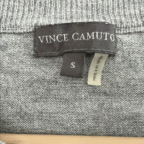 Vince Camuto Sweaters - Vince Camuto Heather Gray Knit Top